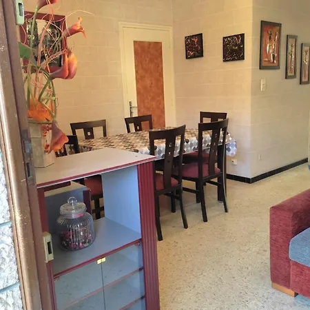 펜션 Charming 120 M House In *